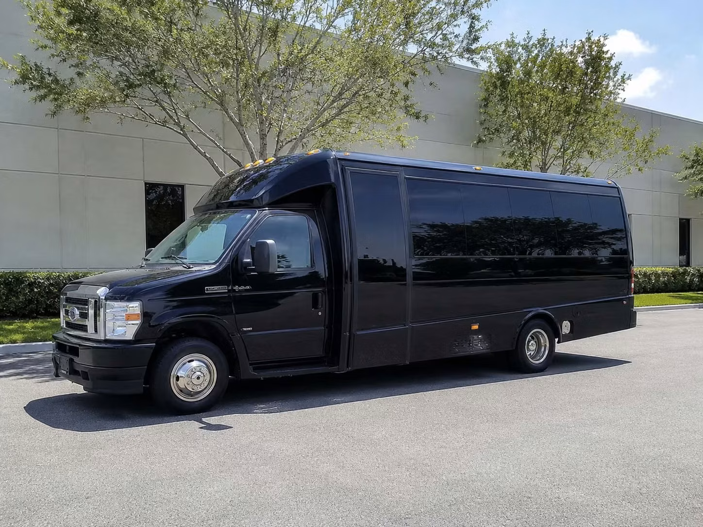 need a minibus for a smaller jacksonville prom group charterbusrentaljacksonvillefl com has you covered