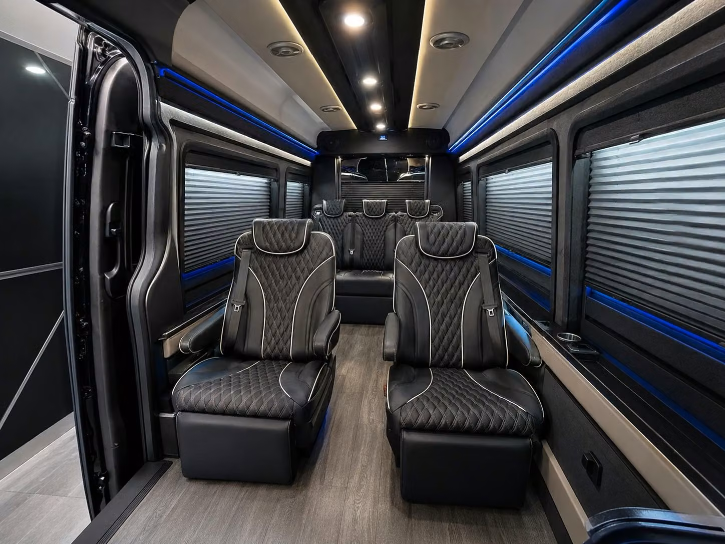 wedding guests sports teams and tour groups charterbusrentaljacksonvillefl com handles jax airport shuttles for everyone